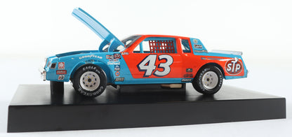 Richard Petty Signed 1981 North Wilkesboro Win 1:24 Diecast Car